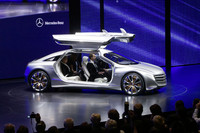 メルセデス・ファミリーは総勢20台以上を出展