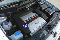 フォルクスワーゲン・ゴルフR32 4ドア（6MT）【ブリーフテスト】の画像