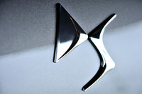 DSブランドは本国フランスで2014年6月に旗揚げされた。日本でのお披露目は2015年10月。東京モーターショーにDS独自のブースが設けられた。