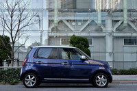 サイドビュー。前後のオーバーハングが極限まで切り詰められる一方で、コンパクトカーの「フィット」より20mm長い、2520mmのホイールベースが確保される。