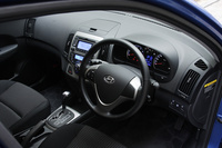 ヒュンダイ i30（FF/4AT）【ブリーフテスト】の画像