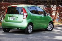 「水がはねる、飛び散る」という意味の「SPLASH」という車名は、毎日がみずみずしく新鮮であってほしいという願いが込められたもの。ヨーロッパでもこの車名で売られている。 