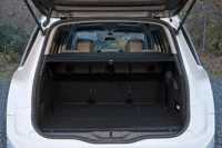 「グランドC4ピカソ」の荷室容量は3列目をたたんだ状態で645リッター。2列目もすべてたたむと2181リッターとなる。