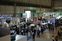 日産の出展は、エネルギー自立型コミュニティを目指してさまざまな企業がコラボレーションしたテーマ展示「スマートコミュニティ“ZERO”」の一区画で行われている。