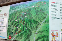 599メートルの高尾山を中心に、ハイキングコースが張り巡らされる。