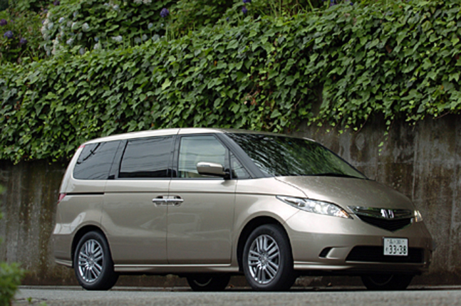 【スペック】全長×全幅×全高＝4840×1830×1790mm／ホイールベース＝2900mm／車重＝1920kg／駆動方式＝FF／3リッターV6 SOHC24バルブ（250ps/6000rpm、31.5kgm/5000rpm）／価格＝399万円（テスト車＝427万3500円）