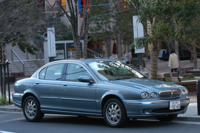 【スペック】全長×全幅×全高＝4685×1790×1420mm／ホイールベース＝2710mm／車重＝1520kg／駆動方式＝FF／2.1リッターV6DOHC24バルブ（159ps／6800rpm、20.4kgm／4100rpm）／車両本体価格＝414万7500円（テスト車＝445万2000円）