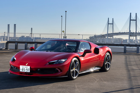 電気と内燃機関の協調により、新時代のスーパースポーツの在り方を体現した「フェラーリ296GTB」。マラネロ...