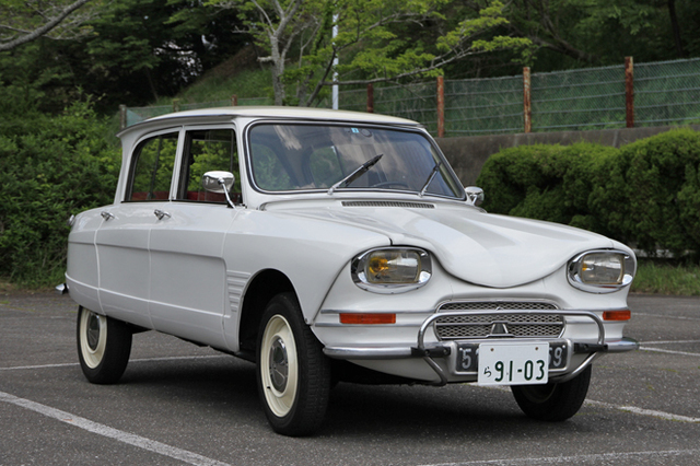 シトロエンDS 60周年ミーティング」の会場から 内装・外装など25枚