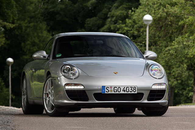ポルシェ　911カレラ ポルシェ911カレラS（RR/7AT）／カレラカブリオレ（RR/7AT）【海外試乗