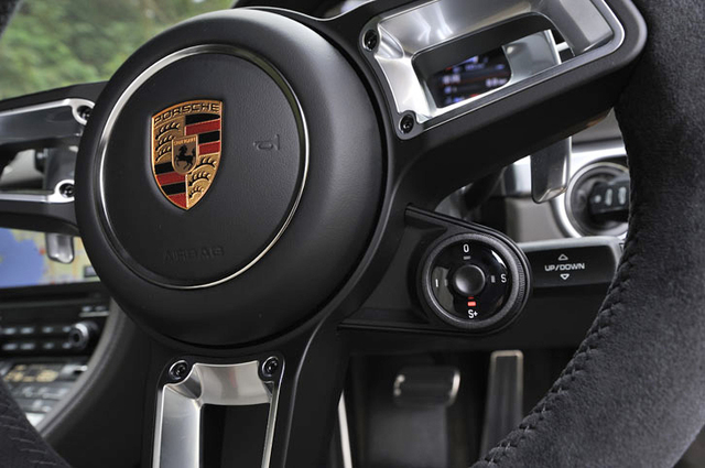 ミドシップスポーツ「718ケイマン」を知る 【A Life with PORSCHE