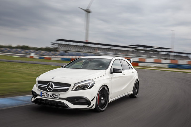 メルセデス・ベンツA250シュポルト 4MATIC（4WD/7AT）／メルセデスAMG
