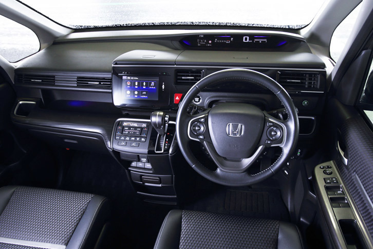 ホンダ・ステップワゴン スパーダ クールスピリットHonda SENSING