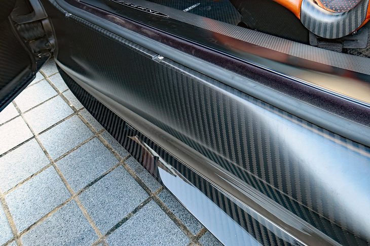 パガーニ・ウアイラ ロードスターBC（サイドシル）