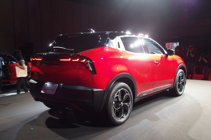 アルファ・ロメオ・ジュニア（リアビュー）