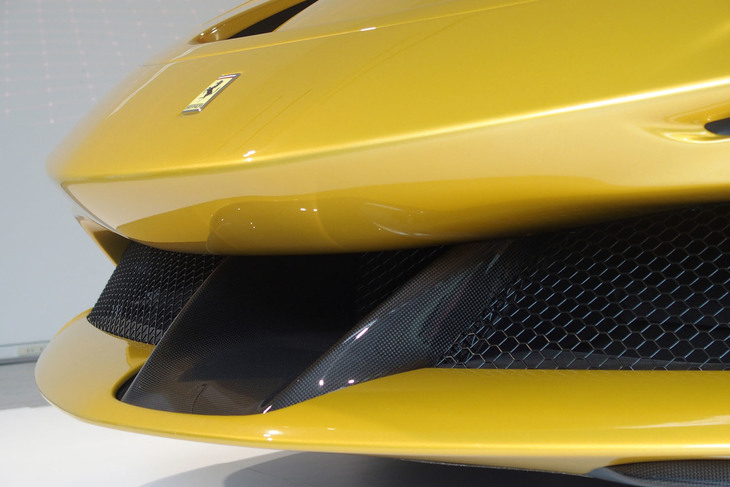 フェラーリSF90スパイダー（フロントセクション）