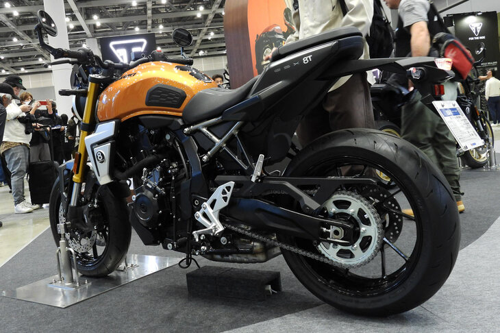 スズキGSX-8T