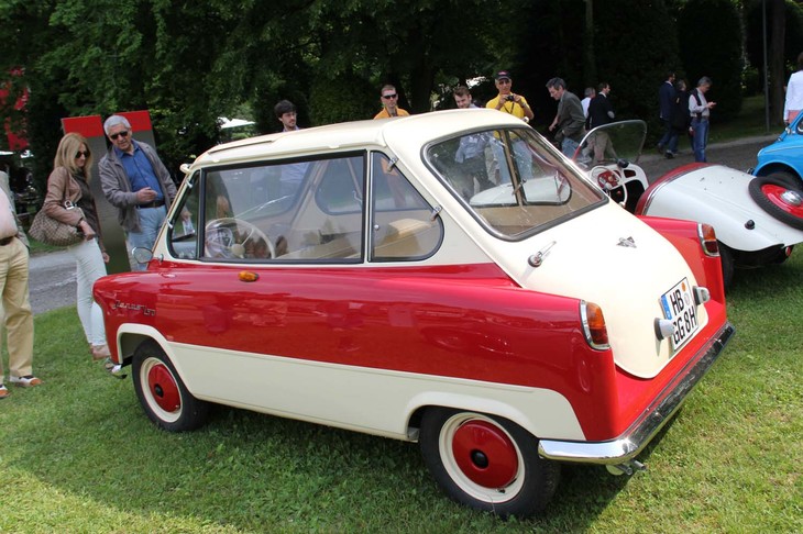 「ヤヌス」を後部が見えるアングルから。エンジンは単気筒248ccで、最高速は85km/hだった。