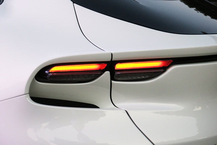 フェラーリ・プロサングエ（テールランプ）