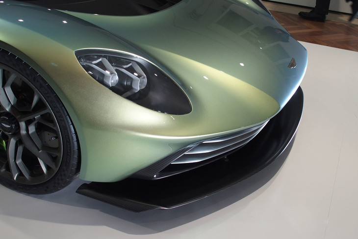 アストンマーティン・ヴァルハラ（フロントフェイス）