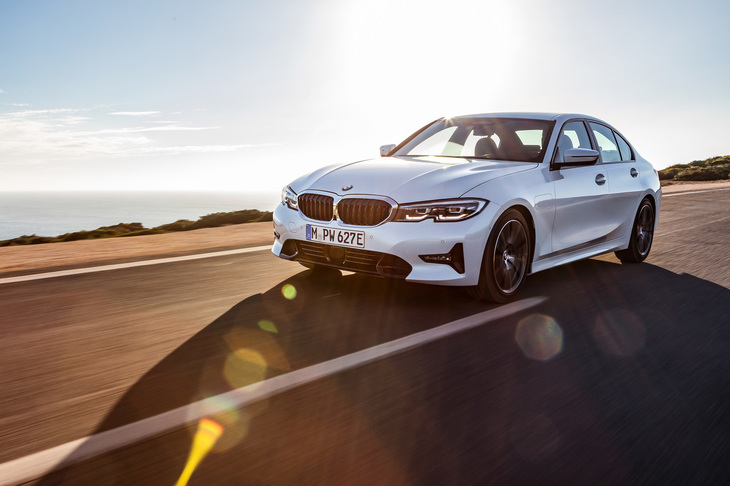 BMW 330e Mスポーツ