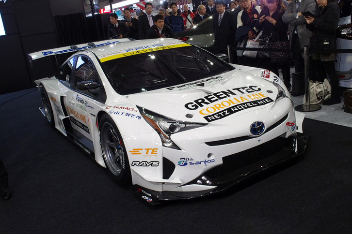 新型「トヨタ・プリウス」をベースとするGT300クラス参戦車両の「プリウスGT」。
