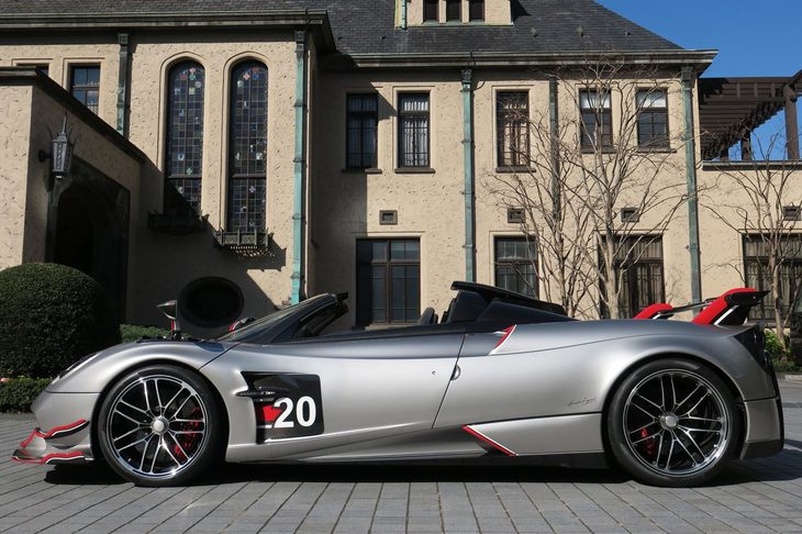 パガーニ・ウアイラ ロードスターBC（サイドビュー）