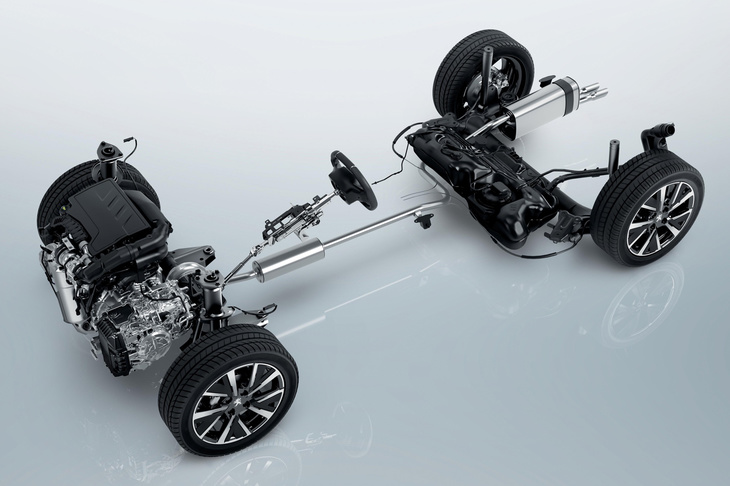 1.2リッターガソリン車のベアシャシー。「SUV 2008」の駆動方式はEV仕様も含め、FFのみとなっている。