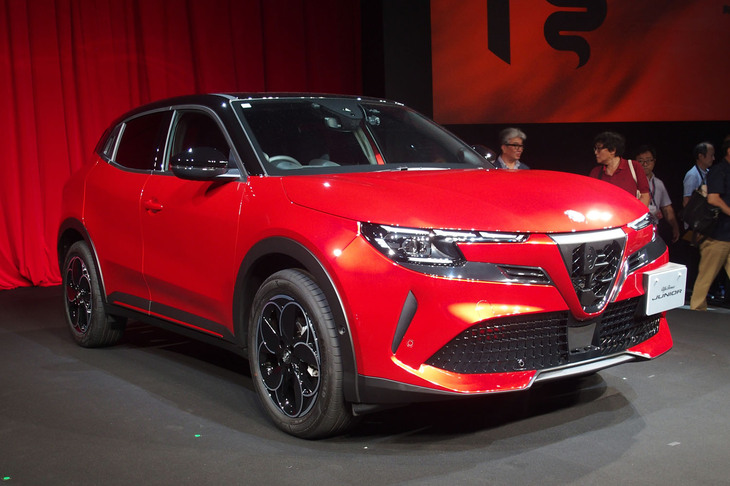 アルファ・ロメオ・ジュニア（フロントビュー）