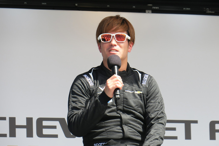 今回が「CHEVROLET FAN DAY」初参加で、これが「Z06」のみならず「シボレー・コルベット」の初運転となったという佐藤公哉選手。「高速・高荷重のところでもドテっと感がない。そもそものコルベット自体のポテンシャルの高さが感じられた」という。