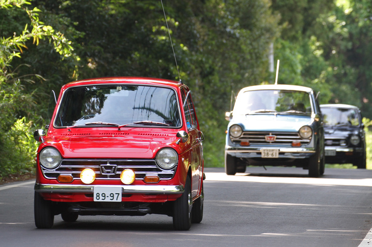 1968年「ホンダN360S」（通称NⅠ）に1969年「N360デラックス」（同NII）と70年「NIII360タウン デラックス」が続く。