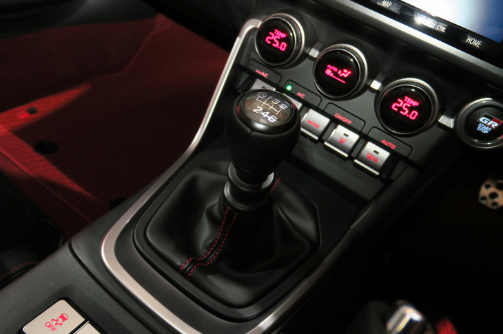 トヨタGR 86（シフトノブ）