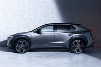 サブスクリプション向けながらも、価格はFWD車が600万円、4WD車が650万円と公表されている。経産省からの補助金を加味したうえでの「KINTO」での支払額は最初の4年が8万8220円で、その後はだんだん安くなっていく。