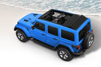 「スカイワンタッチパワートップ」は、走行中でも約96km/h以下であれば操作が行える。開閉それぞれの動作は約20秒で完了。