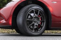 「エクスタHS52」が発売されたのは2022年6月のこと。『Auto Bild』をはじめとした欧州の自動車誌で高評価を獲得した「HS51」の後継であり、HS52もまた『Auto Bild』や『ADAC』から高い評価を得ている。