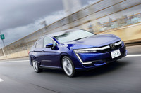 ボディーサイズは全長×全幅×全高＝4915×1875×1480mmと大柄。ボディー形状は空力性能を追求したもので、タイヤハウスで発生する空気の乱れを抑制するために通気用のダクトを設けたり、リアタイヤの上部をカバーで覆ったりと、細部まで工夫が凝らされている。