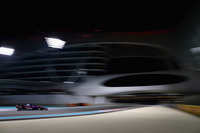 トロロッソは、ブレンドン・ハートレー（写真）が予選16位から12位完走。ピエール・ガスリーは17番グリッドから入賞圏内の10位を走行していたが、48周目にマシンから白煙が上がりコース脇にストップし、リタイア。チームは33点を獲得し、コンストラクターズランキングでは下から2番目の9位でシーズンを終えることとなった。トロロッソとホンダのパートナーシップ初年度は、しかし中身の詰まった実り多き一年であったことは間違いない。ホンダは、過去3年のマクラーレン時代に露呈された信頼性を格段に向上させ、またスペック3まで進化させたパワーユニットのパフォーマンスにも手応えを感じていた。来季は強豪レッドブルにもパワーユニットを供給することになるホンダにとって、方向性を確かなものにする足固めの一年が終わった。（Photo＝Toro Rosso）