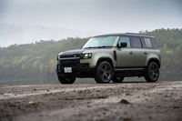 2019年に世界初披露されるや、世界各国で人気を博している「ディフェンダー」。ここでは2025年モデルの「ディフェンダー110 X D350」を紹介する。