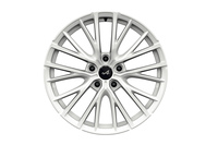 「アトリエアルピーヌ」にラインナップされるブリリアントホワイトの「GT RACE」アロイホイール。価格は10万円。