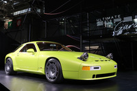 USGにはレストモッド（修復＋近代化）の出展も。これは「ポルシェ928」をベースにレストモッドを手がける、フランスのナルドーヌの新作。