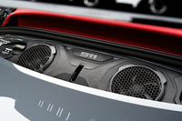 エンジンは新開発の3.6リッター水平対向6気筒ターボ。ハイブリッド化されたのに排気量がアップするのは珍しい（従来の「GTS」は3リッター）。