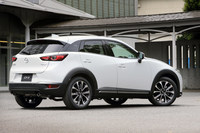 2015年のデビュー以来、コンスタントに改良が続けられてきた「マツダCX-3」だが、今回（2018年5月）施された内容は、内外装のデザイン変更に新エンジンの採用、そしてシャシーの改良と、過去最大の規模といえる。