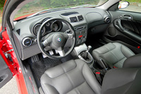 アルファ・ロメオ・アルファGT 3.2 V6 24V（FF/6MT）【ブリーフテスト】の画像