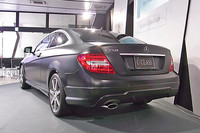「C250ブルーエフィシェンシー クーペ」には「AMGスタイリングパッケージ」が標準装備され、スポーティー感が高められている（C180ではオプション）。