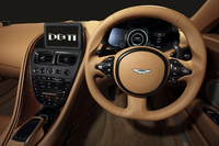 コックピット。メーターパネルは、液晶表示となる。