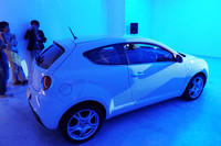 会場には「ミト」の実車に映像を投影する試みも。