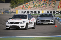 アカデミーで使用される車両は、もちろんすべてAMG。ドイツでは「SLS AMG GT」も用いられる。