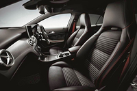 メルセデス・ベンツGLAに装備充実の特別限定車の画像