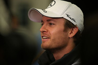 スタートでハミルトンに押し出された格好でコースオフ、「ルイスはアグレッシブ過ぎた」と語ったロズベルグ。しかし彼はレース終盤までトップにいながら、自らのドライビングミスで2位に甘んじる結果となったのだからハミルトンを責めることもできない。そのエラーについては「理解できない」と硬い表情でコメント。（Photo=Mercedes）