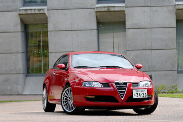 【スペック】全長×全幅×全高＝4495×1765×1375mm/ホイールベース＝2595mm/車重＝1430kg/駆動方式＝FF/3.2リッターV6DOHC24バルブ（240ps/6200rpm、29.4kgm/4800rpm）/価格＝543.9万円（テスト車＝同じ）